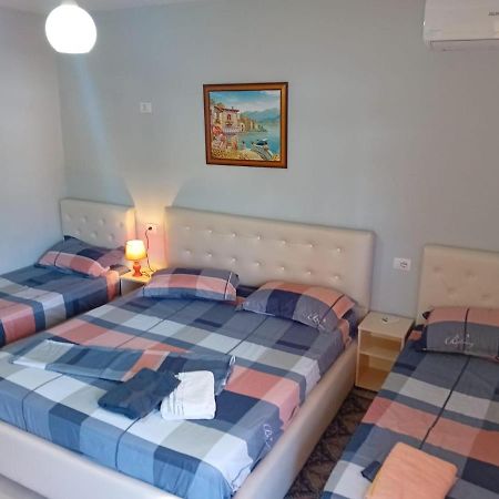 Hotel Ziku Durrës Esterno foto