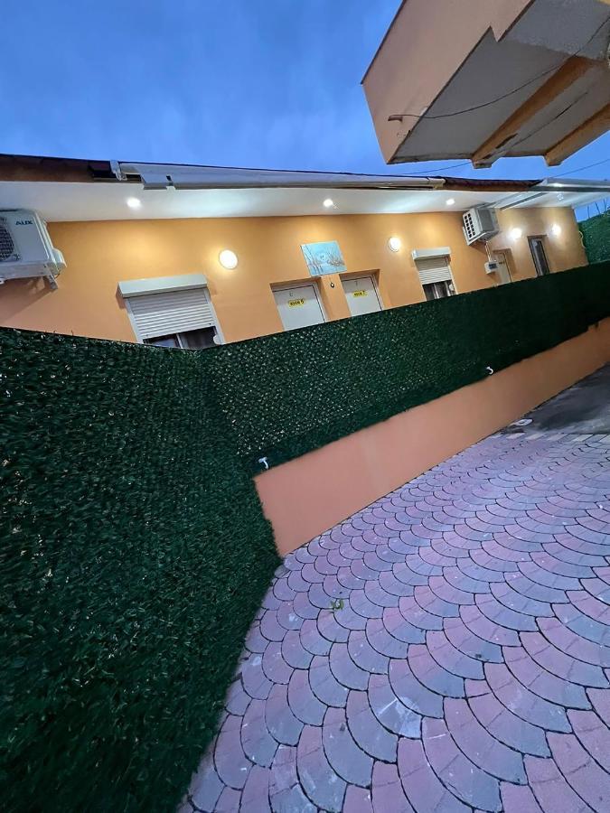 Hotel Ziku Durrës Esterno foto