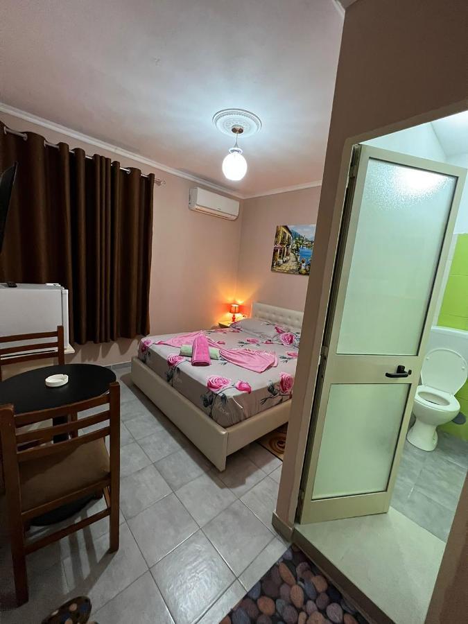 Hotel Ziku Durrës Esterno foto