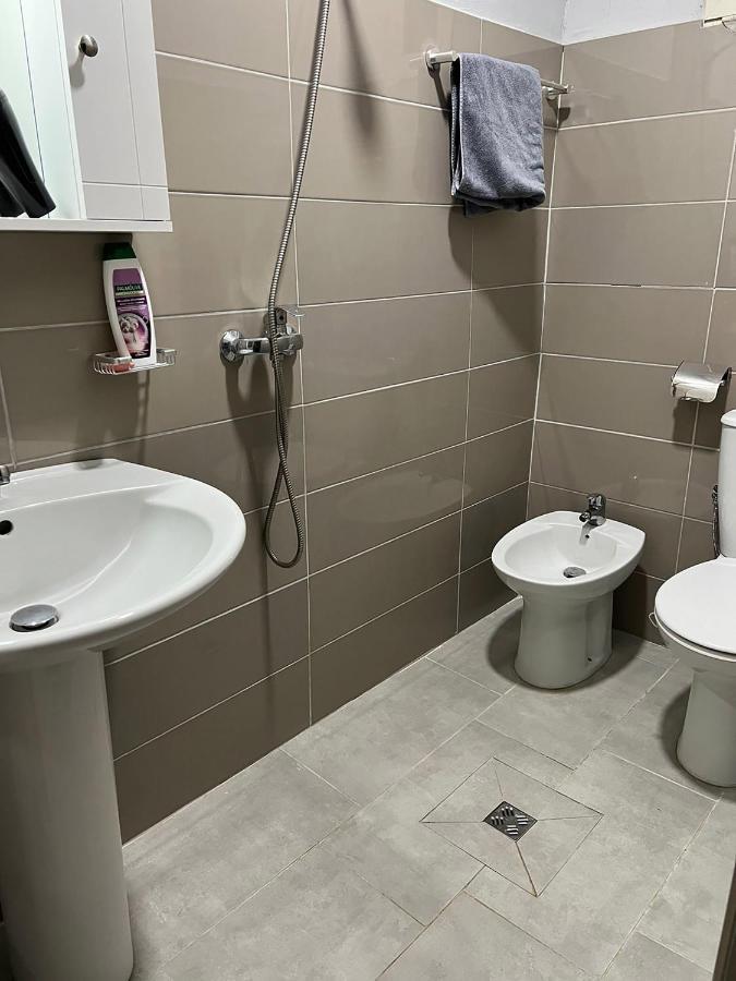 Hotel Ziku Durrës Esterno foto