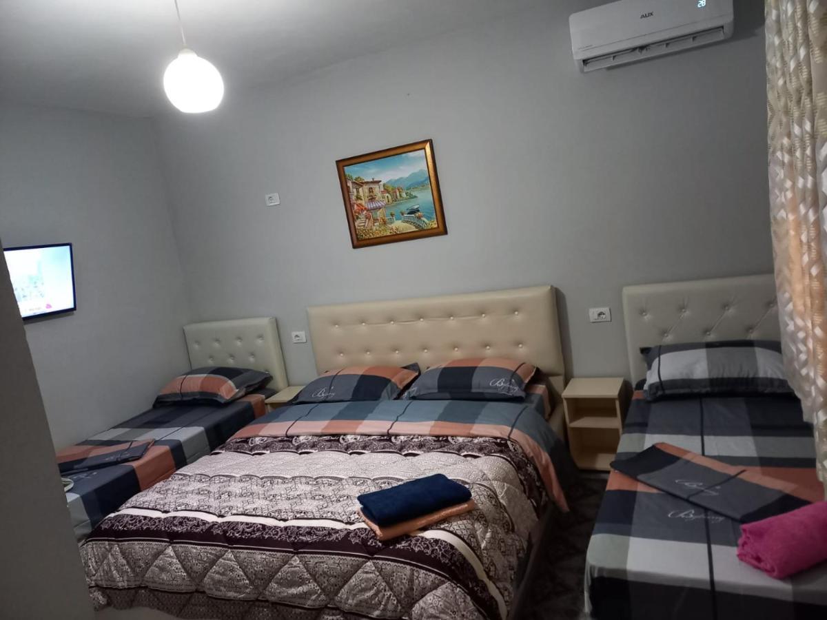 Hotel Ziku Durrës Esterno foto